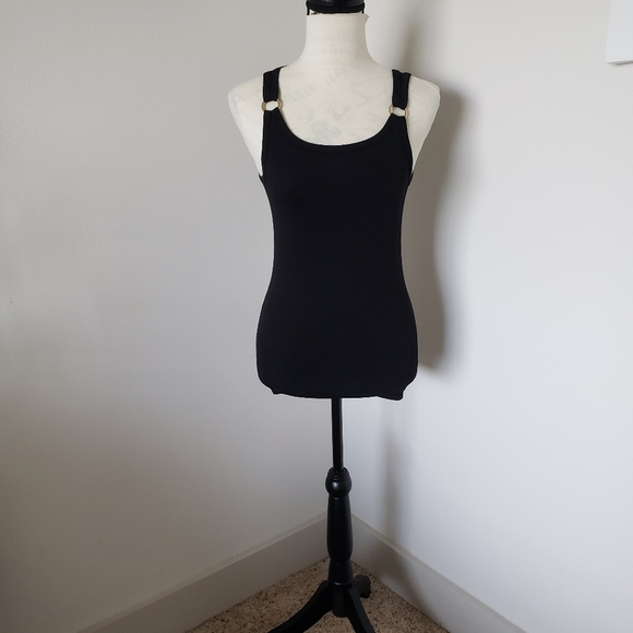 ๐ black top sleeveless with gold accent ring CARMEN Marc Valvo size XS/S ๐ - Picture 5 of 5